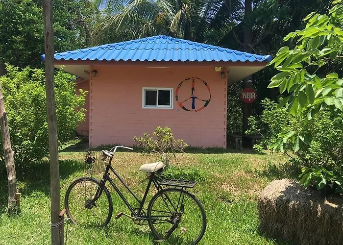 บ้านไร่ดอกแก้ว โรงแรม จอมบึง