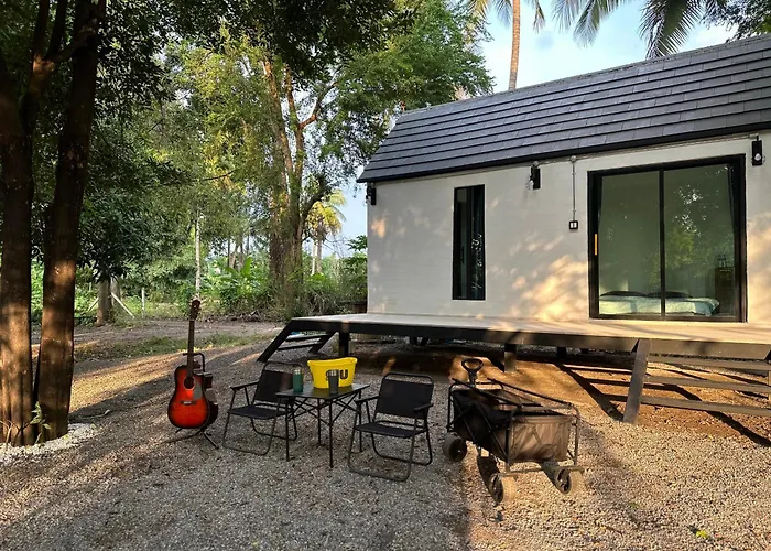 บ้านไร่ดอกแก้ว โรงแรม