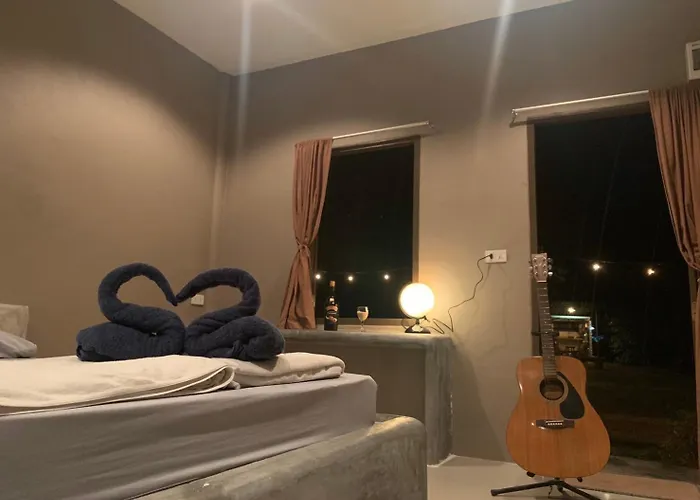 บ้านไร่ดอกแก้ว โรงแรม