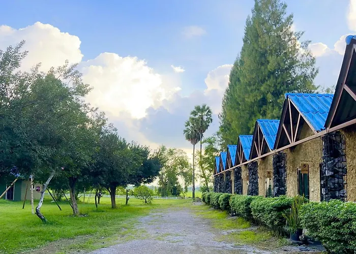 บ้านไร่ดอกแก้ว โรงแรม